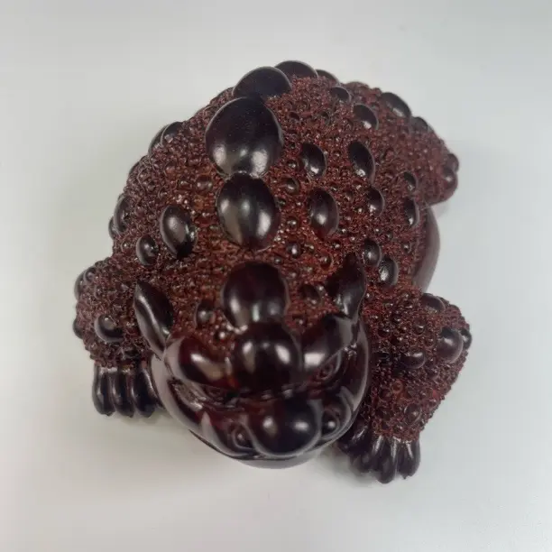 小叶紫檀金蟾手把件精雕摆件适合家居装饰