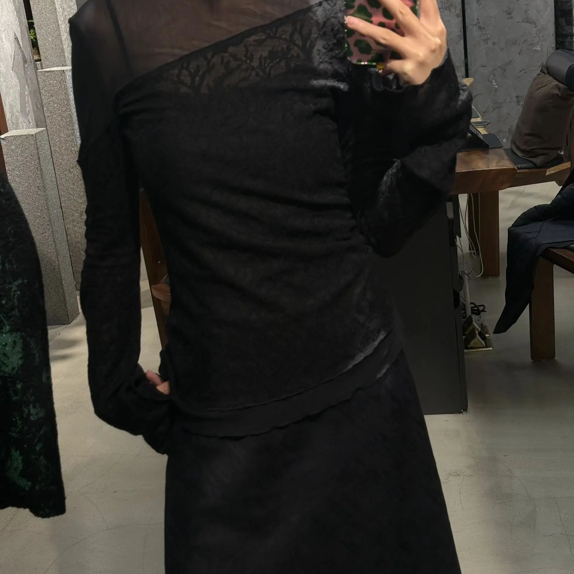 【收藏】设计师款小众设计师氛围感不规则剪裁上衣