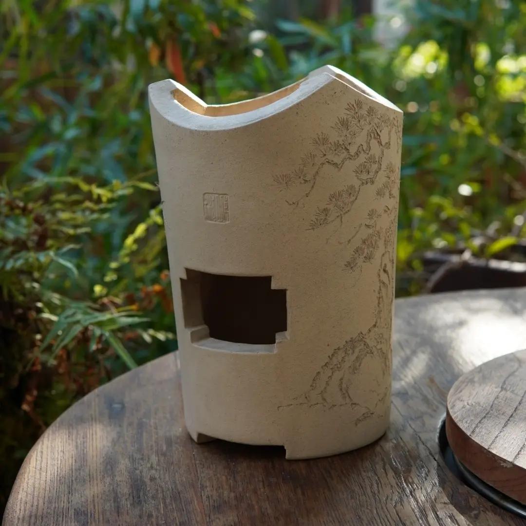 中款邱彬刻绘高松太湖石山子白泥凉炉文人茶器煮茶炉（不含壶哦）