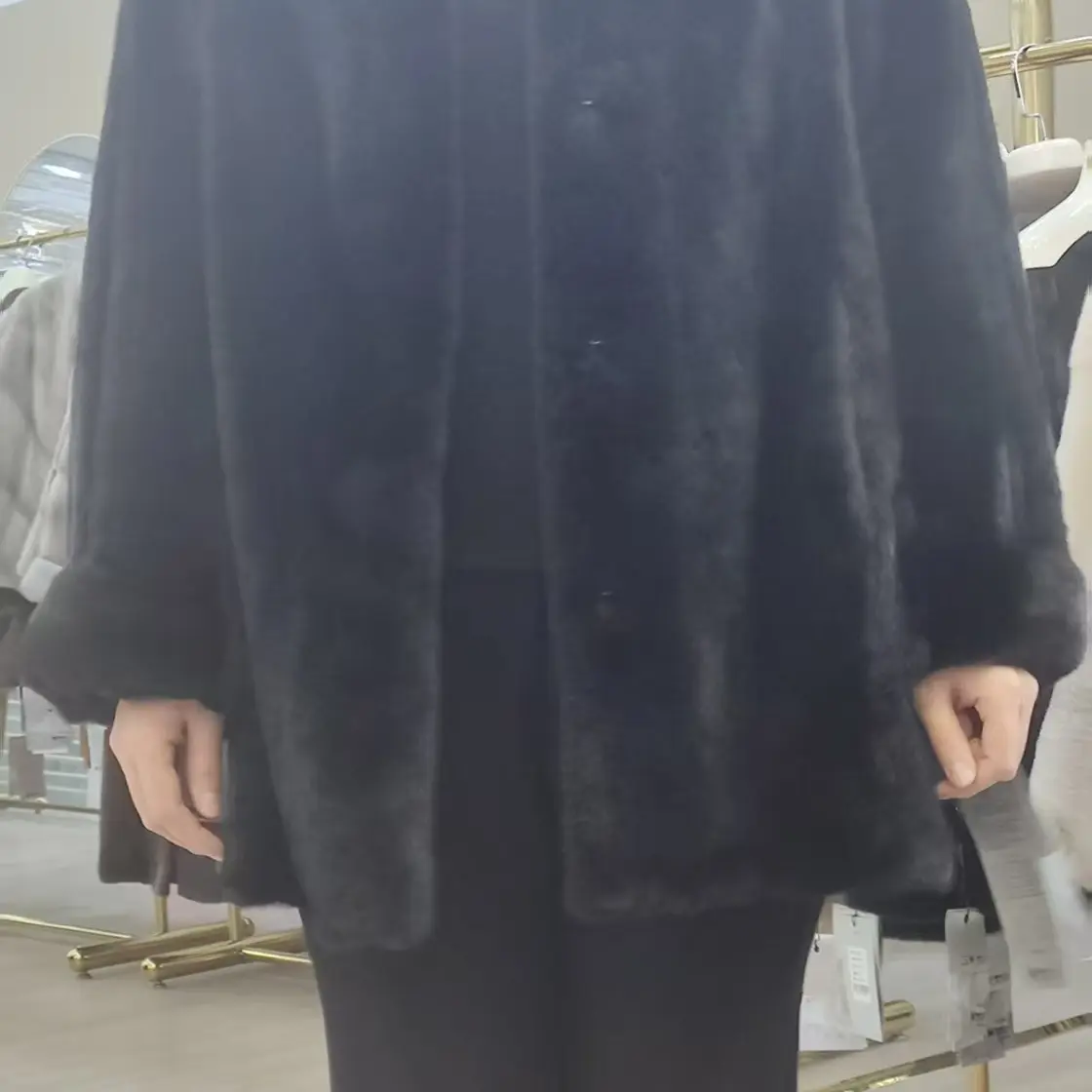 黑色财阀千金中长款草外套女士冬季时尚高贵百搭