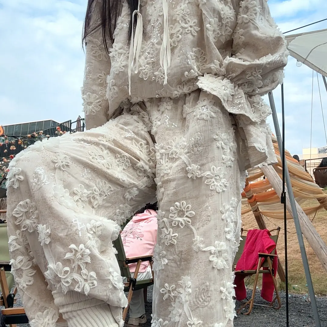 【初瑶】法式小众立体花瓣刺绣蕾丝花边显瘦垂感直筒裤女