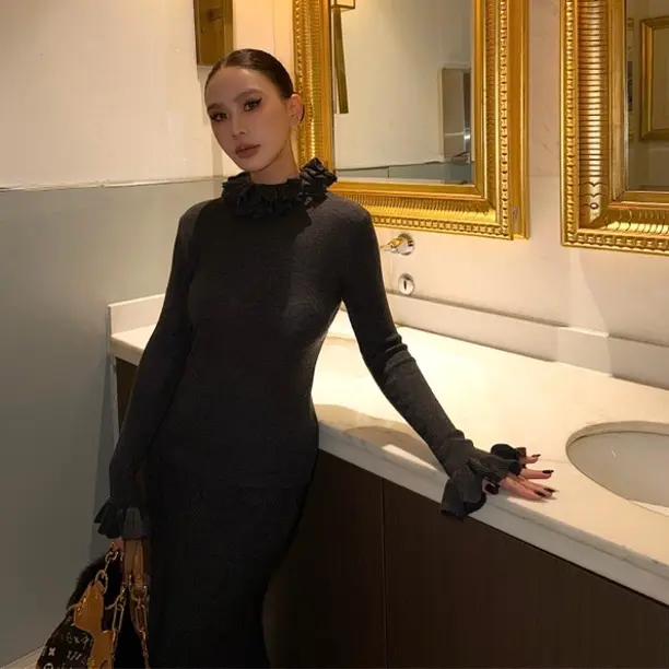 SShowroom 花边堆堆领氛围上衣