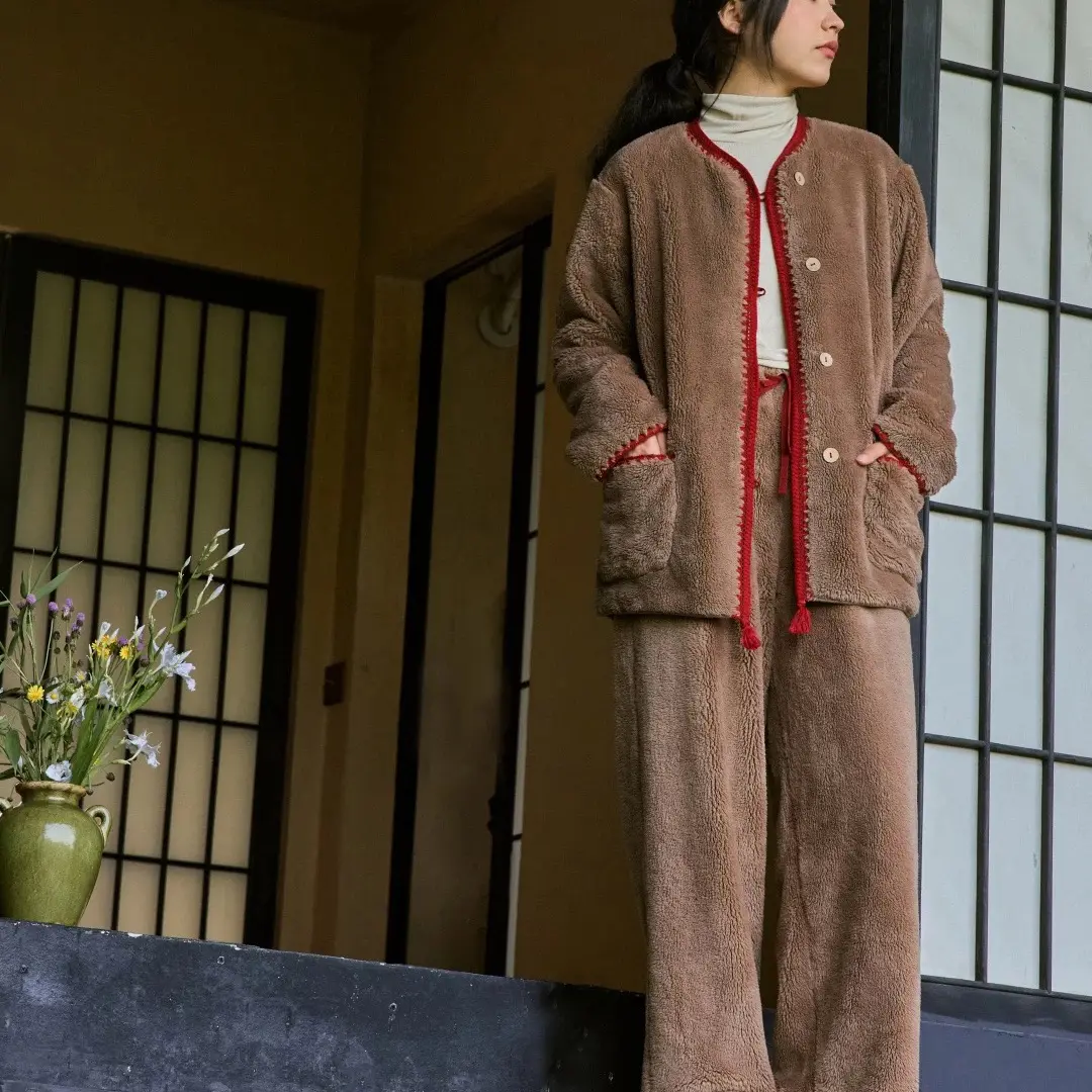 【海琴内衣专属】朵朵可可252-048珊瑚绒小圆领家居服