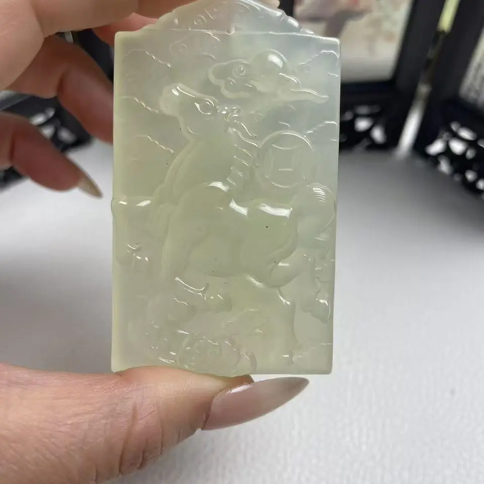 天然岫玉佩挂件玉坠马上有财招财护身