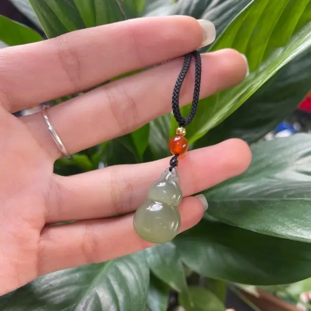 和田玉小葫芦吊坠
