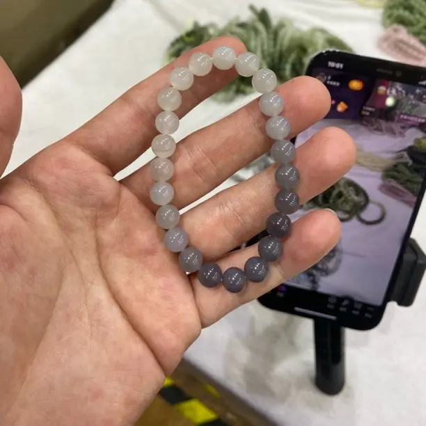 新疆天然青海料手串飘花翠玉男女手串条多样性ins