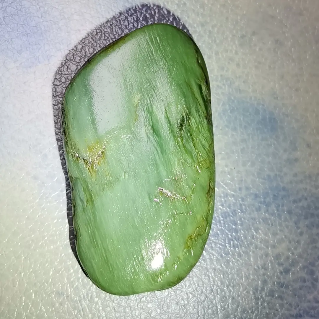 和田玉原石精美手工雕刻摆件