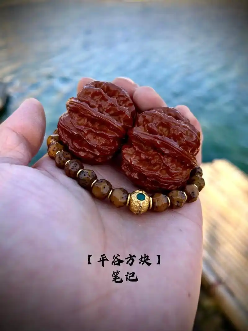 野生小众文玩麻核桃“方块”把玩件V：l1686156232