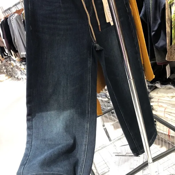 秋冬新款松紧高腰加绒加厚牛仔裤女显瘦宽松大码直筒阔腿裤