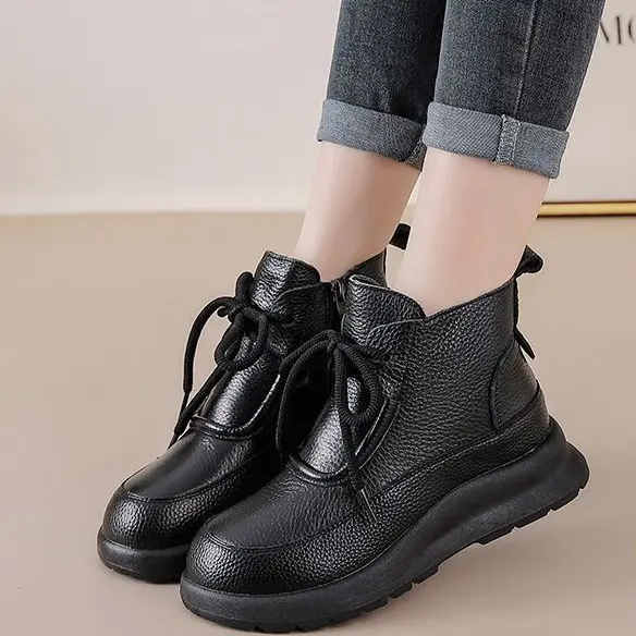 冬季加厚防滑保暖防寒头层牛皮厚底女款短靴