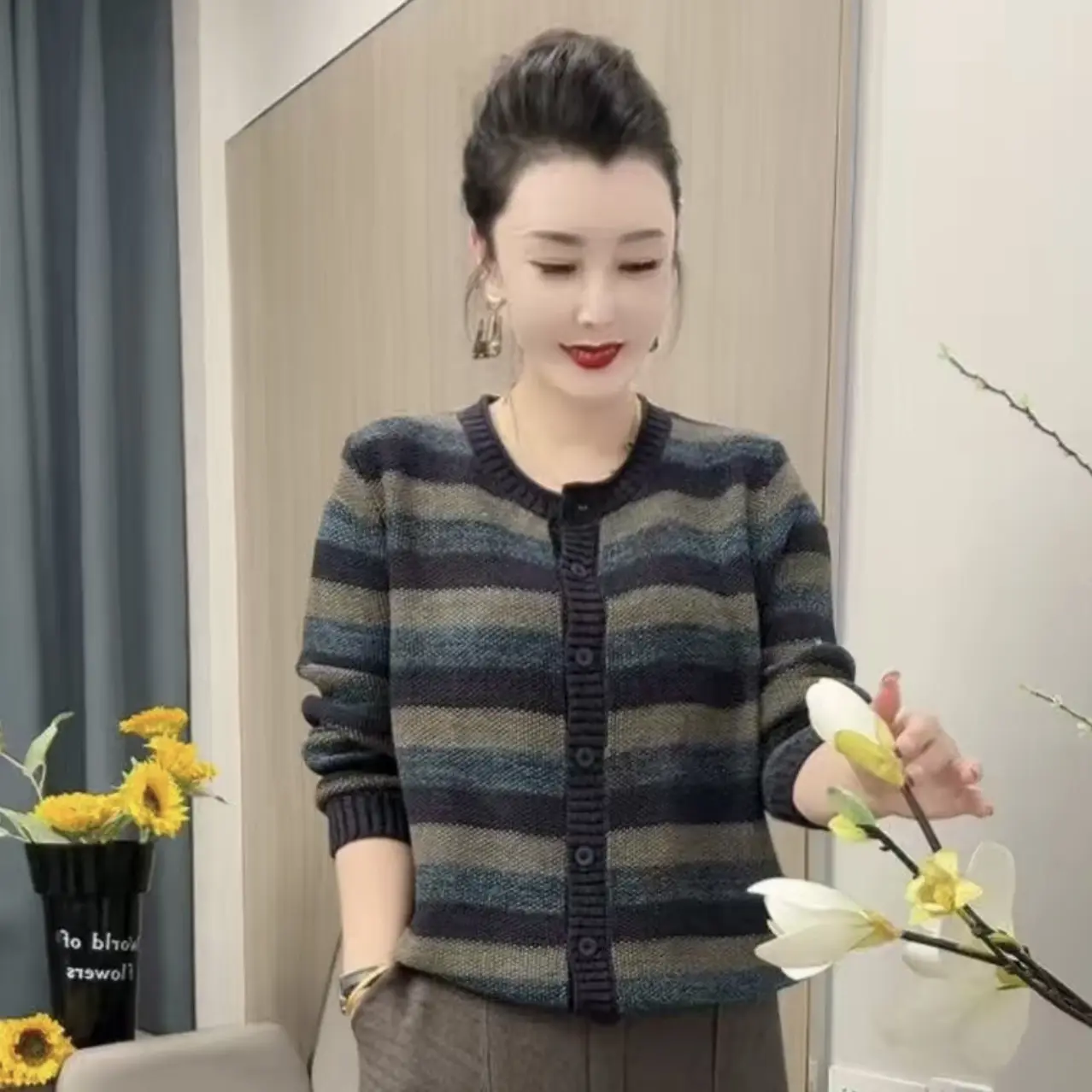 秋冬季长袖条纹针织圆领开衫女装宽松撞色慵懒风百搭上衣网红减龄