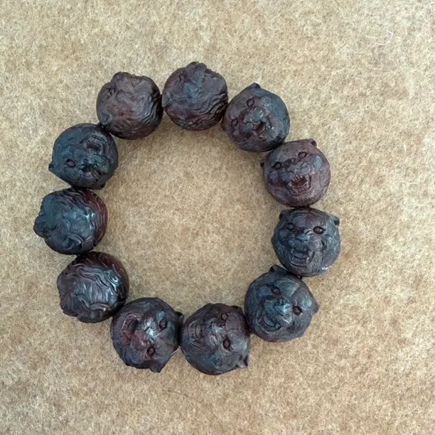 小叶紫檀虎头手串