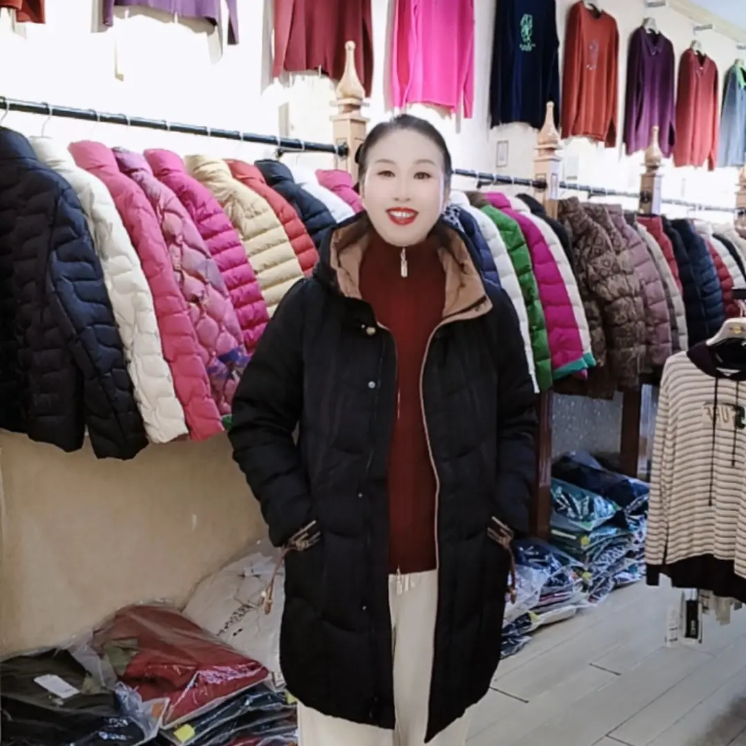 冬季短款女士百搭保暖花鸟刺绣连帽羽绒服