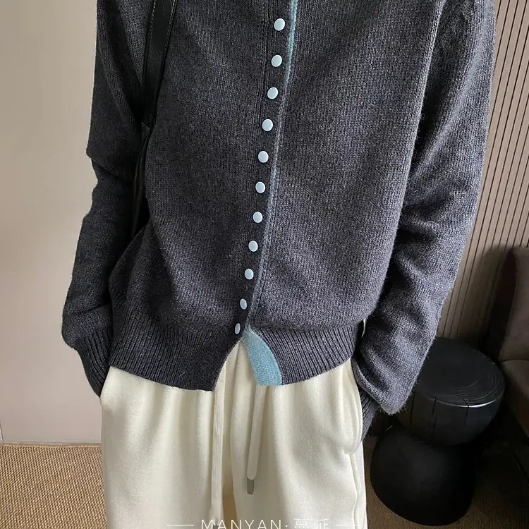 秋冬半高领彩扣撞色加厚针织开衫女洋气设计感保暖打底上衣