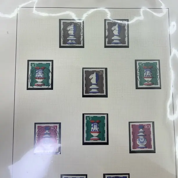 外国信销盖销邮票，带册，328