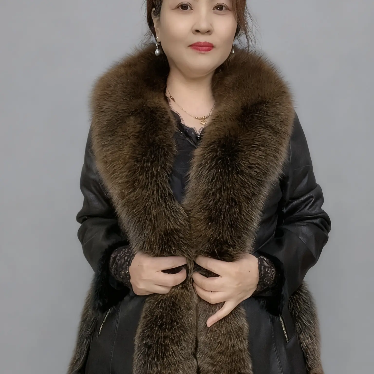 冬季新款海宁V领皮毛一体外套修身时尚气质女皮草海宁皮草