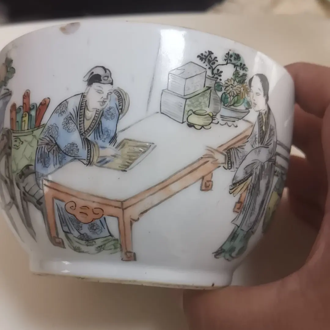 盛古珍玩-古彩五老祝寿杯-手绘陶瓷有差异