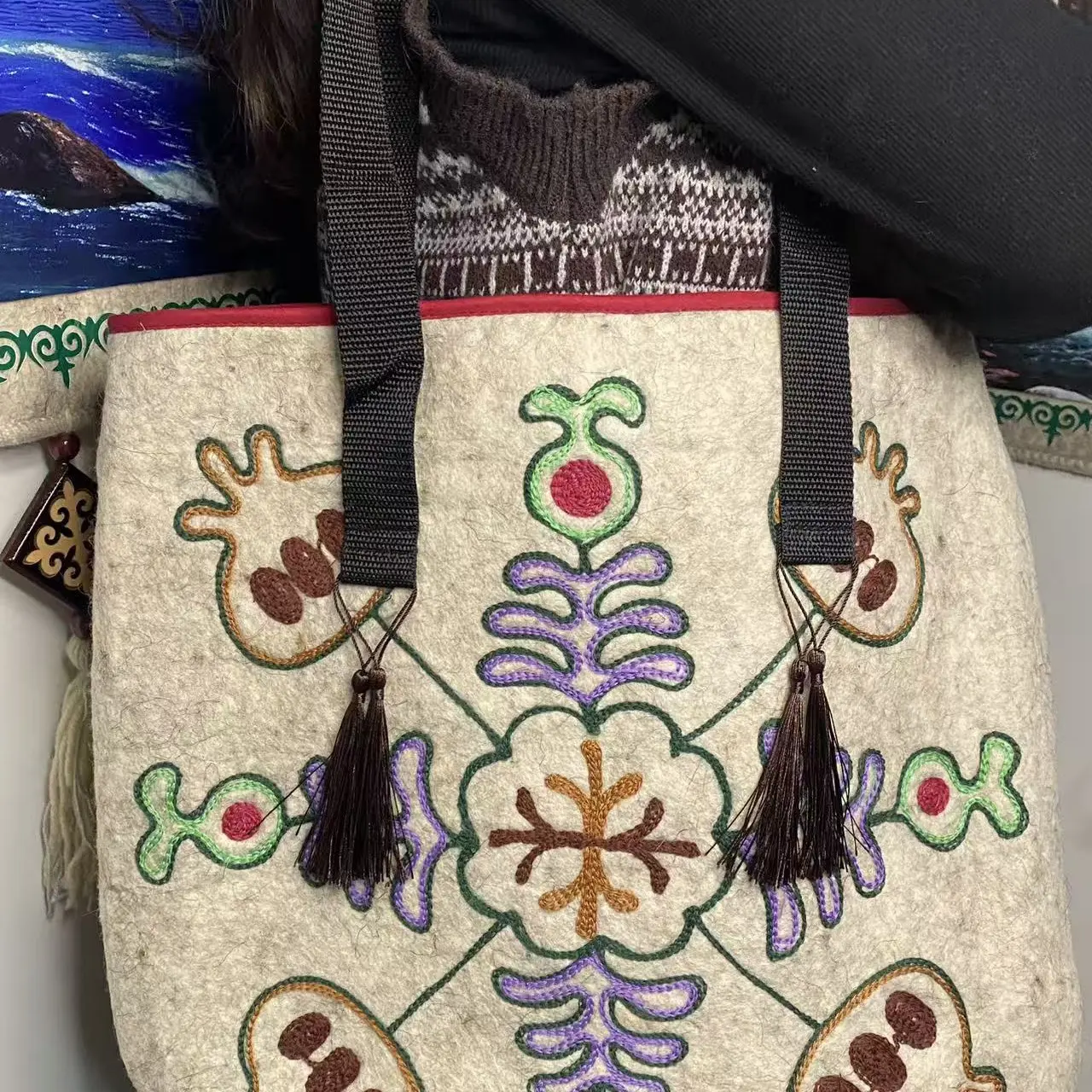 民族风手工刺绣大学生通勤单肩手提包