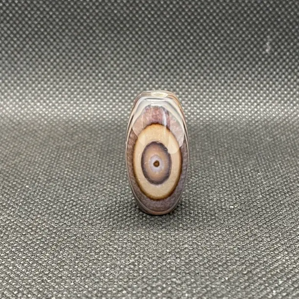 天然缠丝玛瑙，一眼天珠带圆眼瞳，直径15.5mm对孔29.6mm