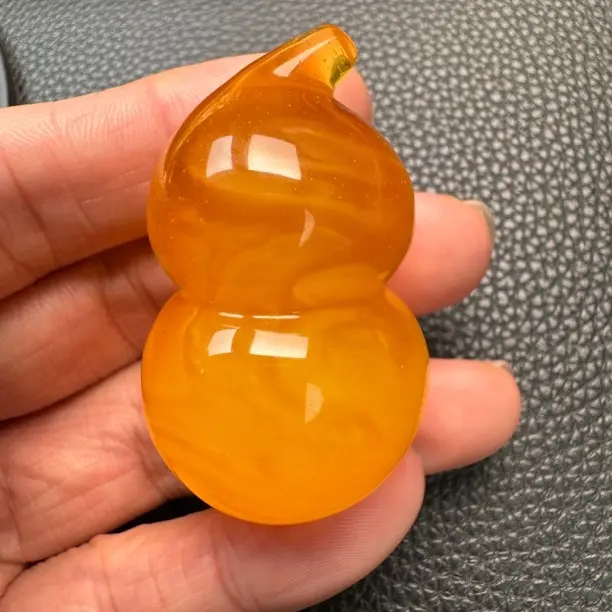 天然琥珀蜜蜡立体葫芦