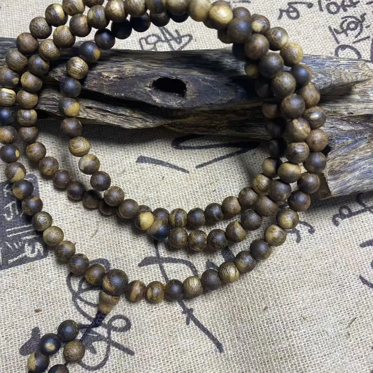 沉香海南白棋花珠卡6多圈