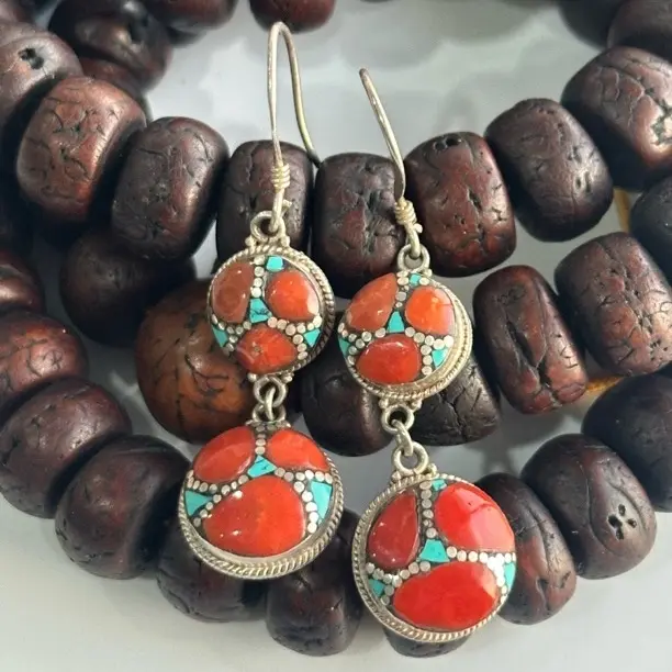 925银耳饰 镶嵌红海鲜小松银补钉民族风藏式复百搭耳环