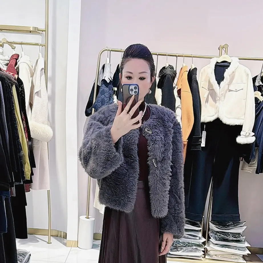 短款毛毛圆领小香风宽松女士冬季百搭保暖外套