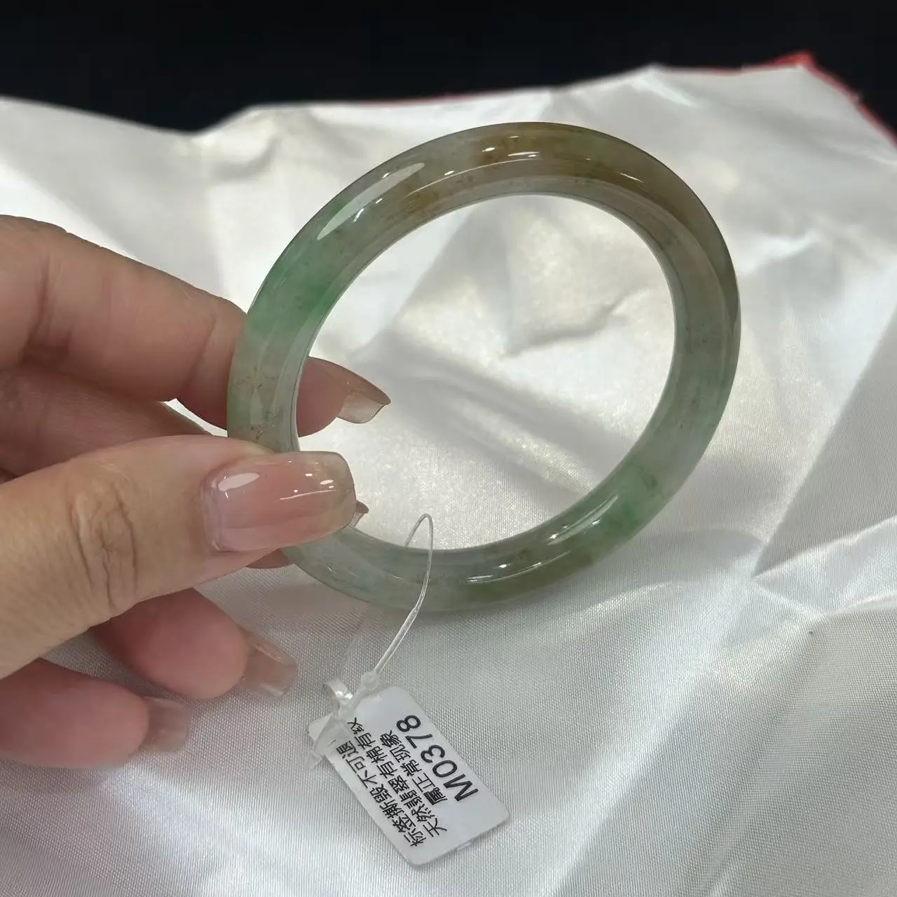 M0378圆条52翡翠手镯