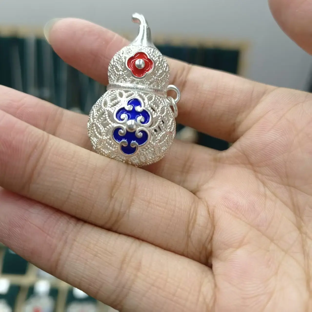 吊坠足银珐琅 银色合金精致镂空葫芦吊坠黑绳编织时尚百搭饰品