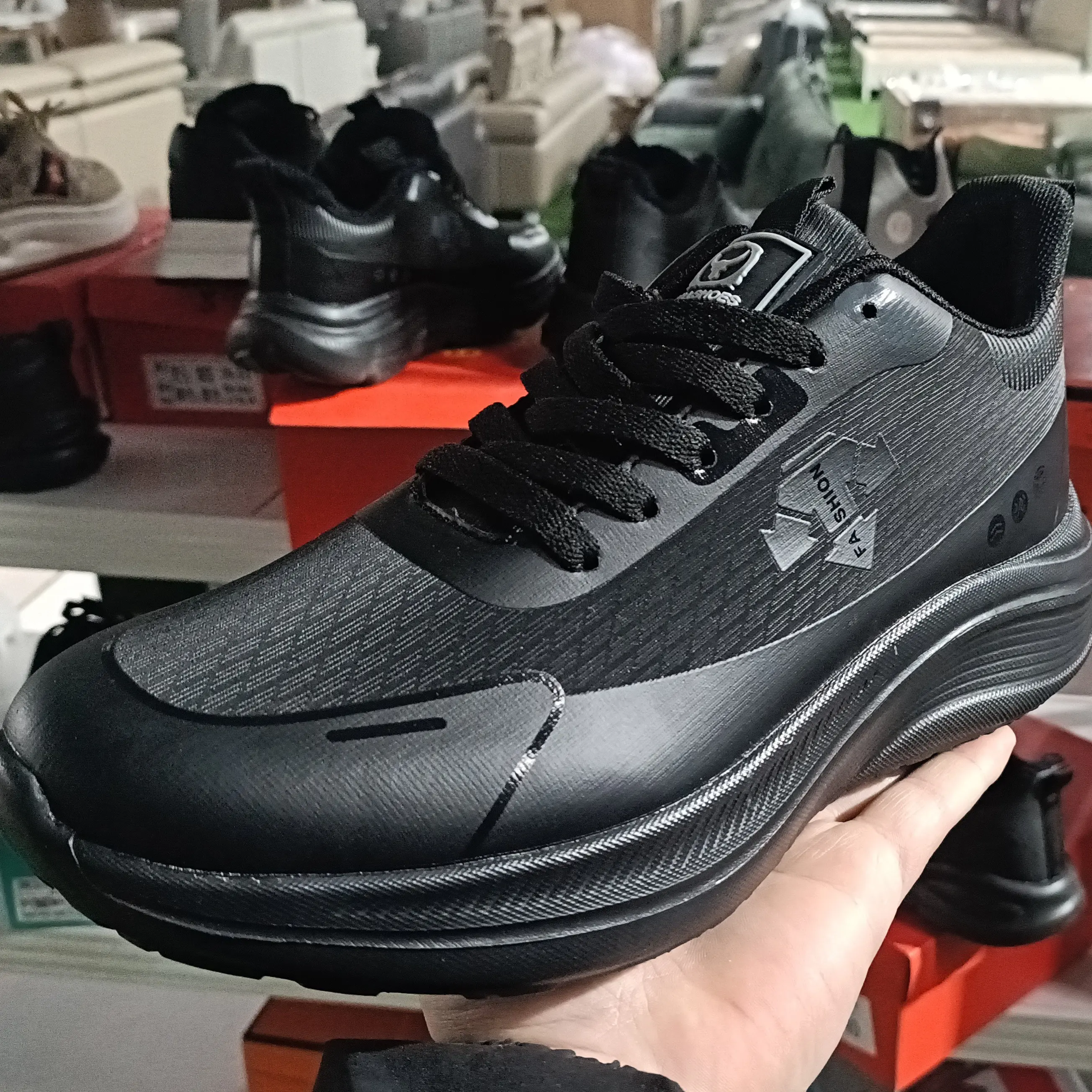 超轻弹厚底透气情侣运动鞋全家适用