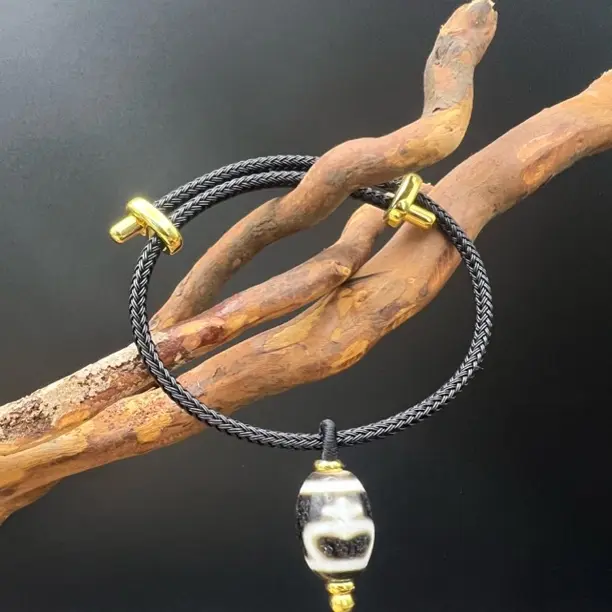 精品玛瑙黑白宝瓶天珠手绳男女款