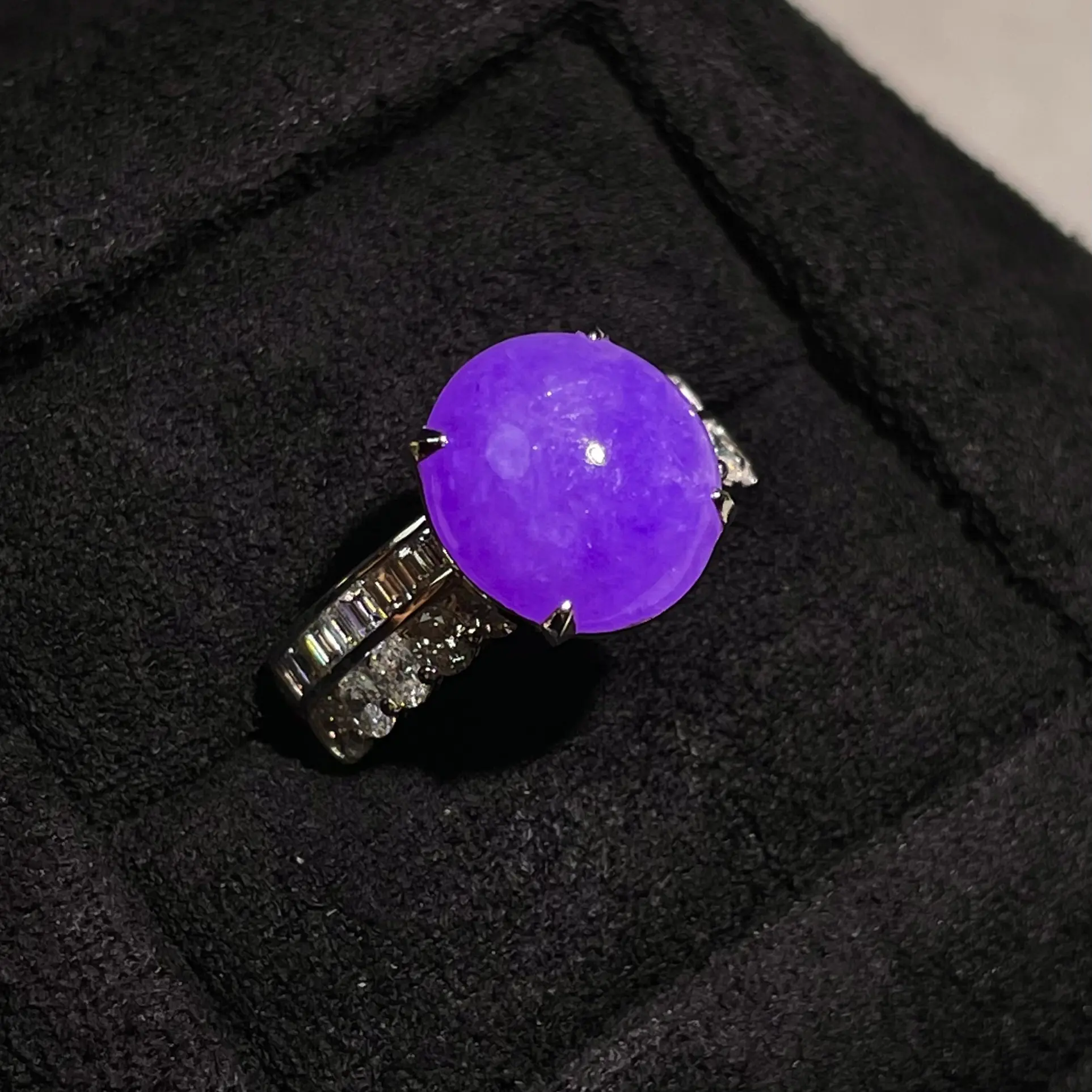 高冰种帝王紫翡翠蛋面戒指