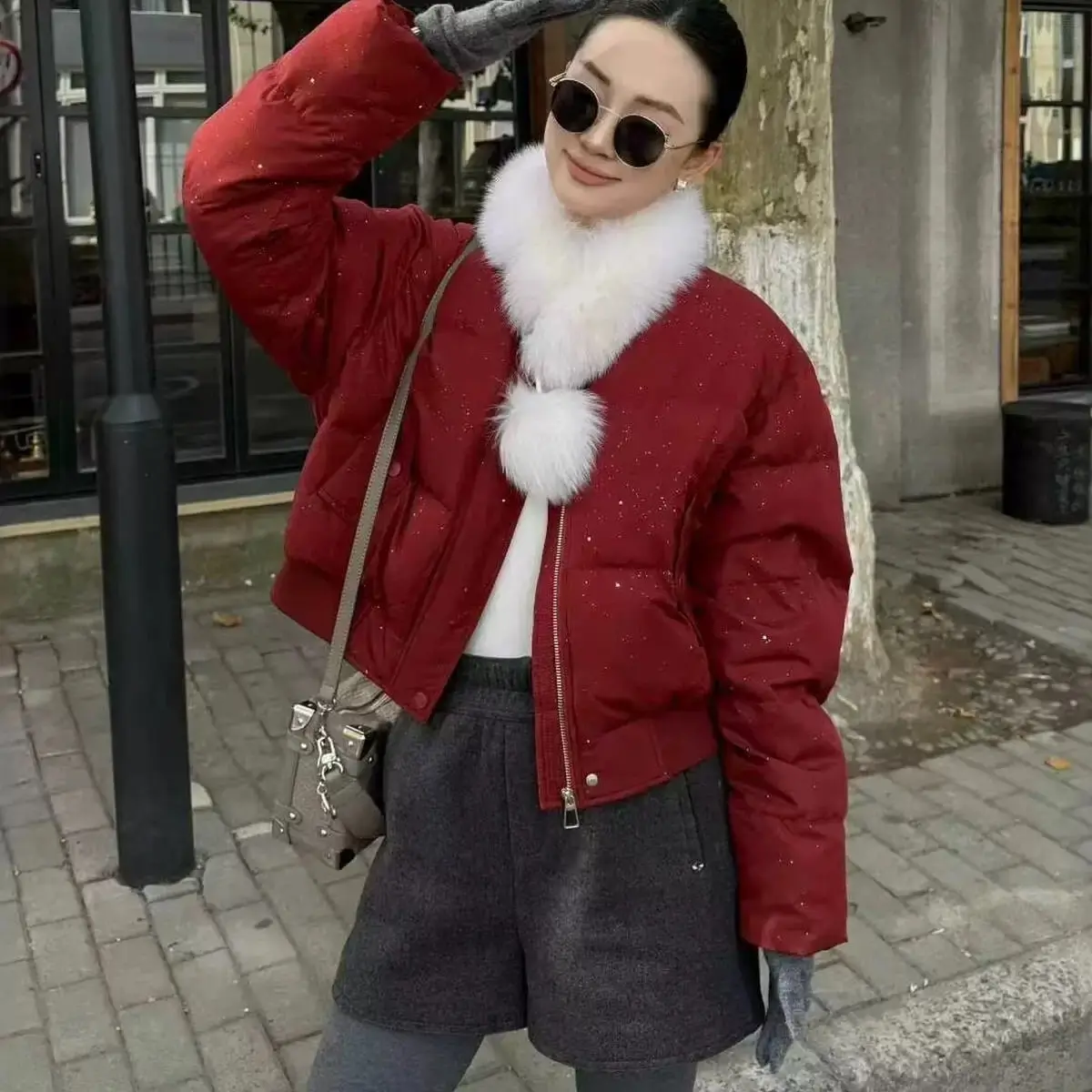 梦小小女装2025冬季新款设计感翻领简约白鸭绒韩系纯色宽松时髦保