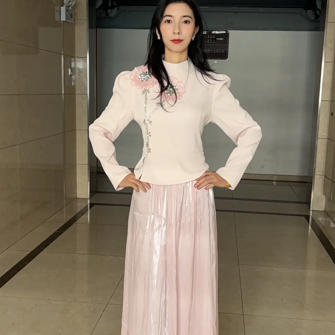 2026法式小众花朵流苏钉连衣裙显瘦气质高腰