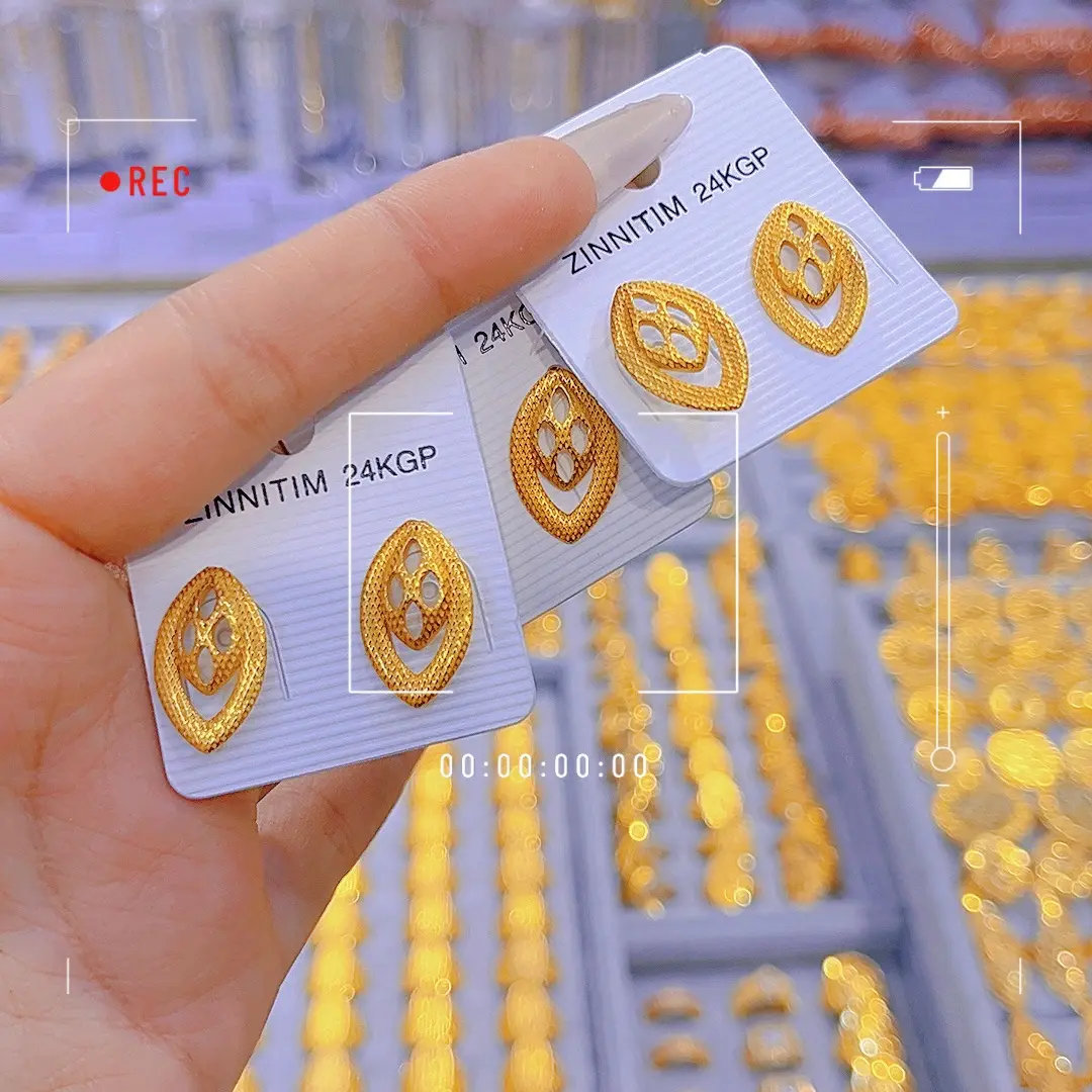 铜合金亚克力耳饰 铜合金亚克力 耳钉Ksمەڭگۈ ئۆزگەرمەيدۇ 