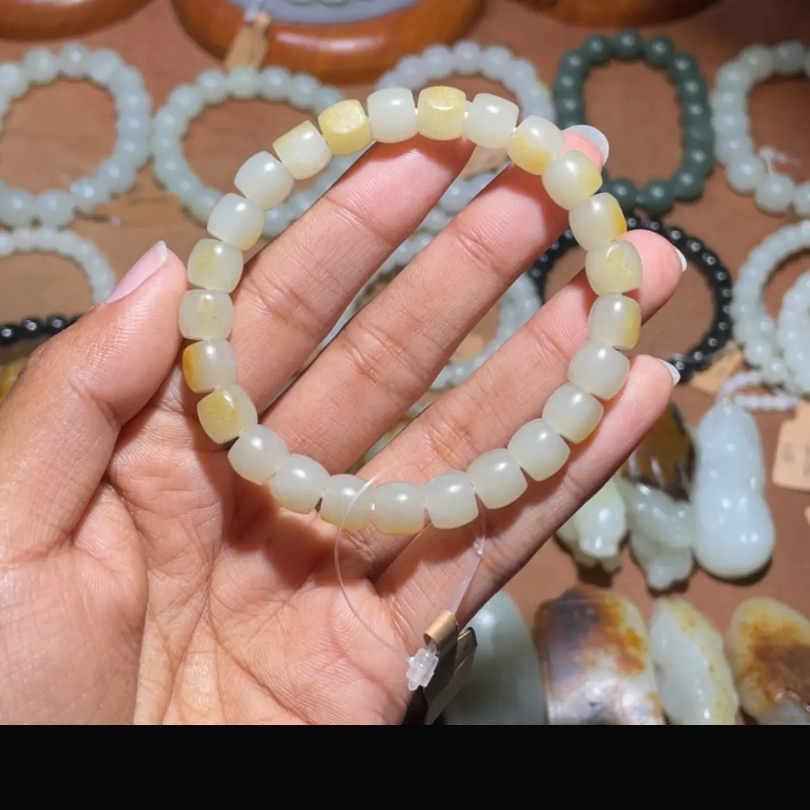 新疆和田玉卡8直切手串全皮颗颗带皮