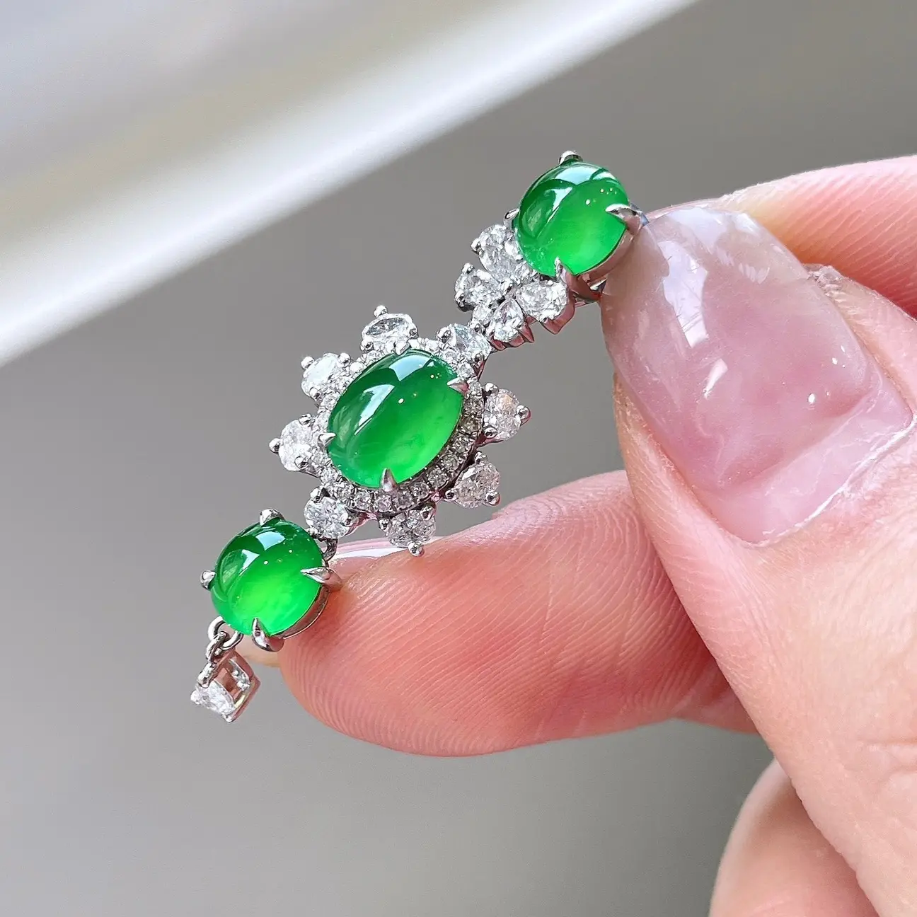 天然A货翡翠绿蛋面挂件时尚优雅百搭款