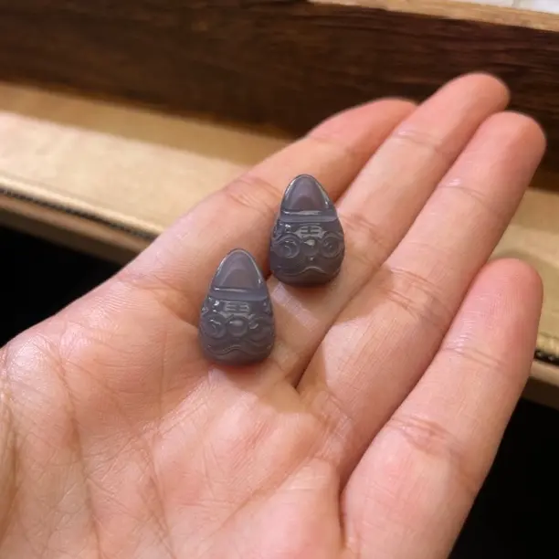 和田玉烟紫小老虎