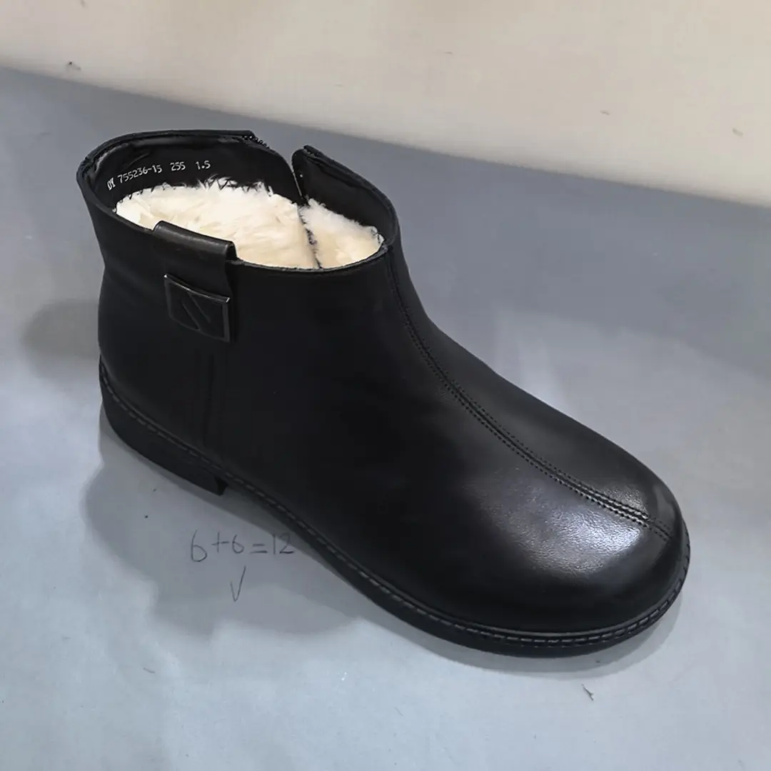 卡莱特斯755236特大码加绒粗跟保暖冬季尖头短靴舒适防滑时尚女靴