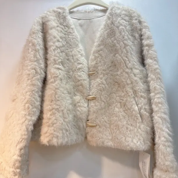 （糖糖家）冬季新款加厚短款皮毛一体毛毛外套