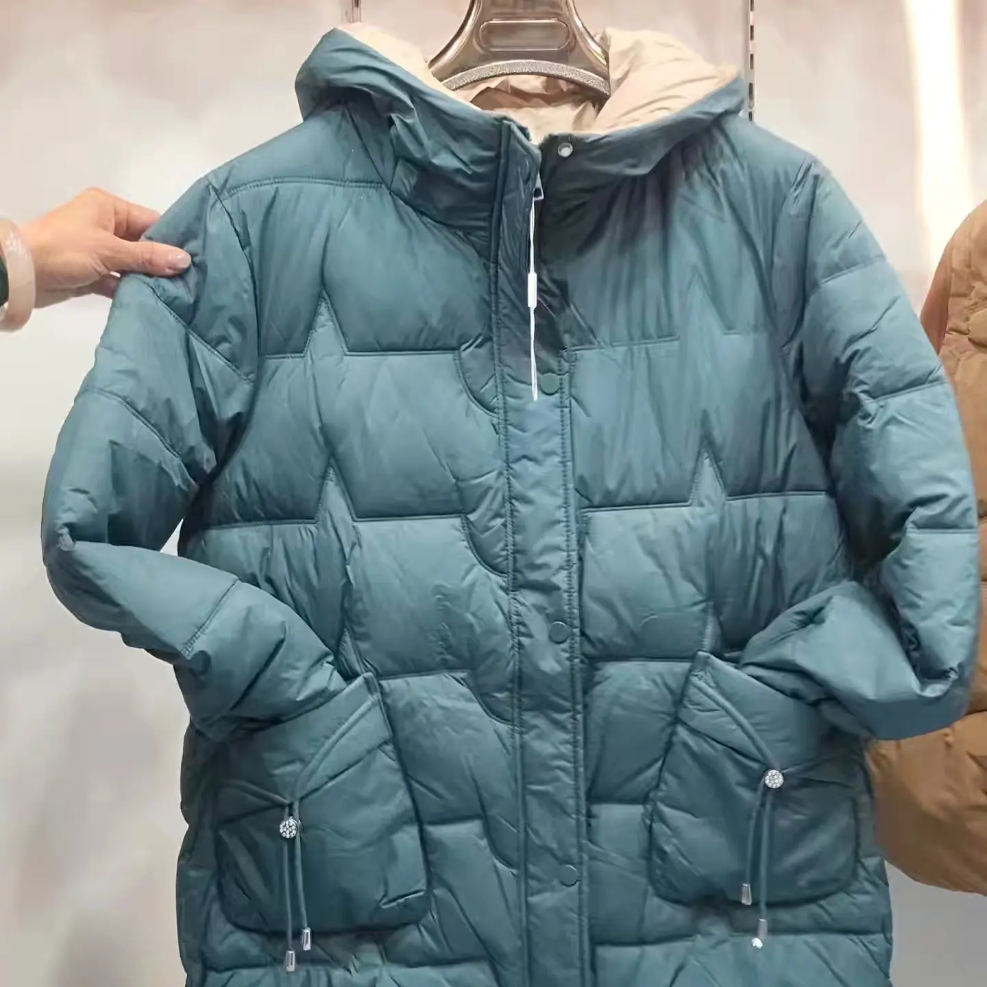 时尚保暖修身女士连帽秋冬中长款外套优雅多色可选气质外套女装