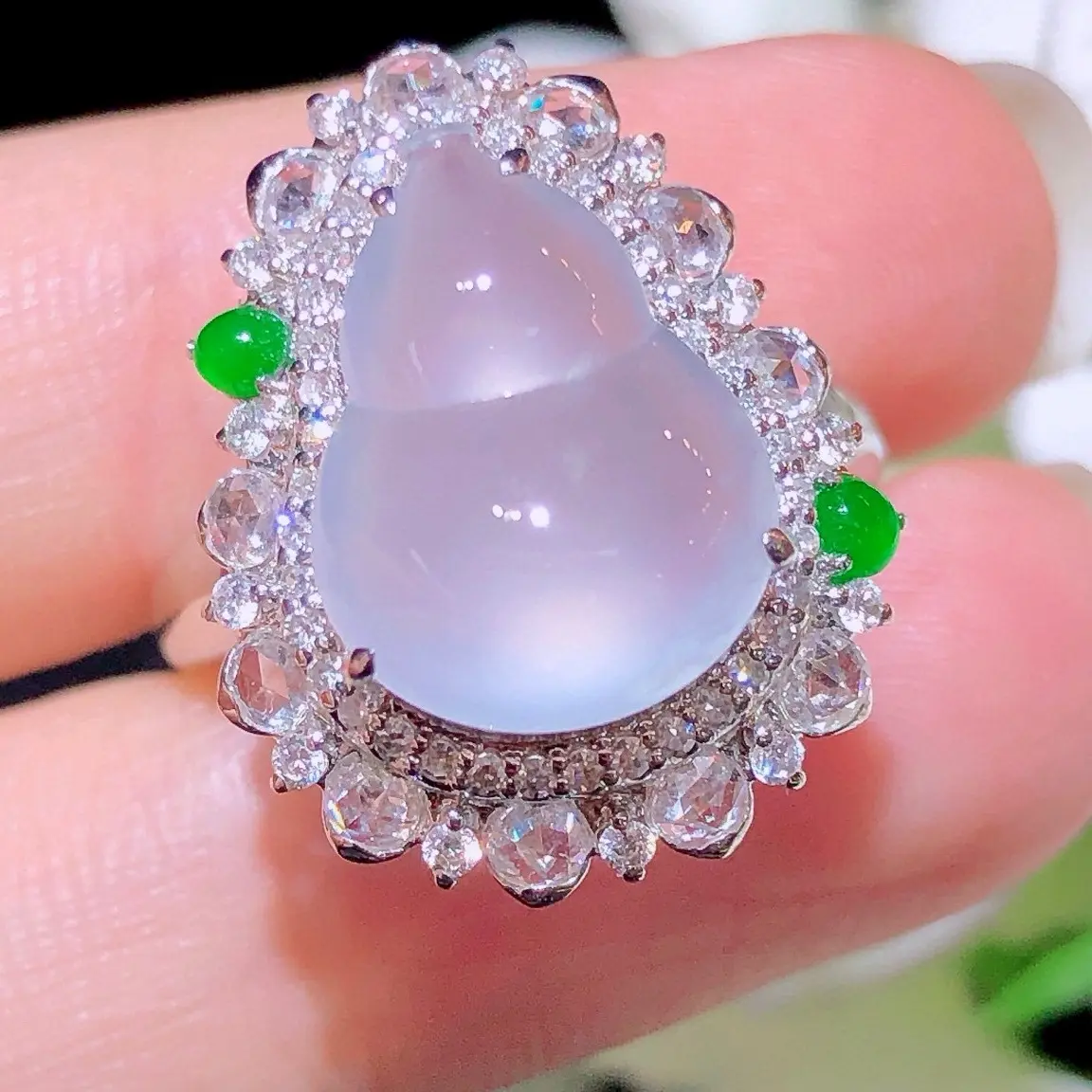 天然缅料翡翠A货，高冰葫芦戒指，18K金镶钻气质满钻豪华冰透