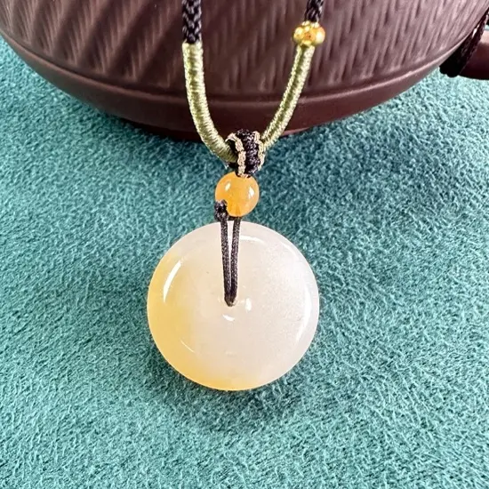 和田玉吊坠（平安扣）