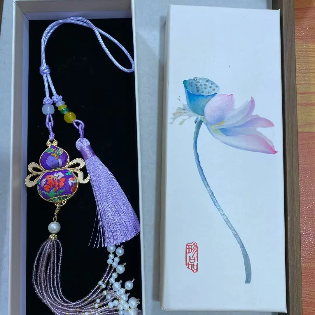 新中式国风流苏包挂件，挂包手机汽车，送手伴礼