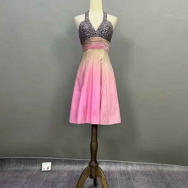 M码古典挂脖演出服女塔夫绸中国风渐变民族舞蹈服装短裙礼服
