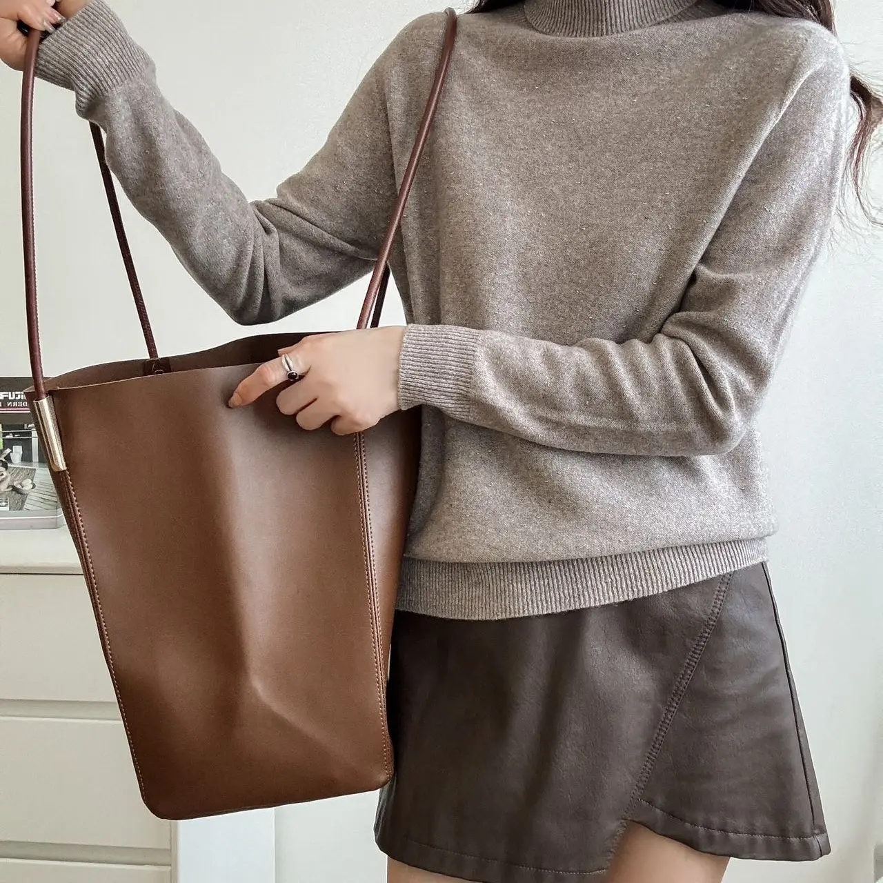 24秋冬加厚网红羊毛衫女亮片点子纱高领针织打底衫保暖毛衣9811