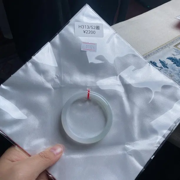 52正圈缅甸天然a货翡翠手镯 H313