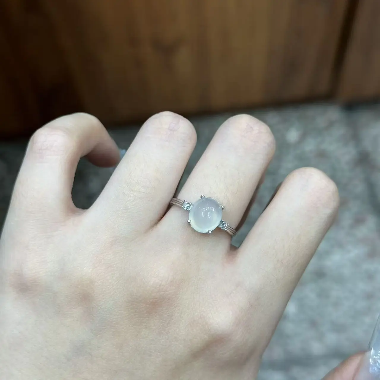 银镶嵌可调节简约时尚女款戒指不掉色