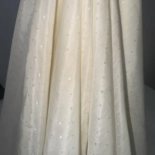 集美丝绸 奶白色提花波点丝棉桑蚕丝混纺丝棉柔软舒适防晒里布