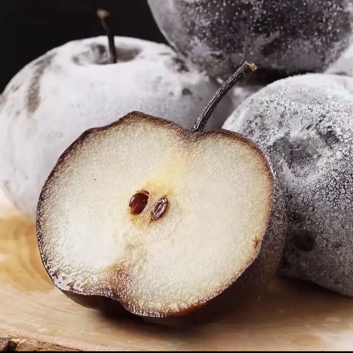 东北特产冻梨新鲜冻苹果梨冻秋梨大黑梨多汁水爆汁延边水果大冻梨